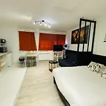 Daire Quai 86 - Studio, Clim Mobile, Parking, Proche Gare & Centre
