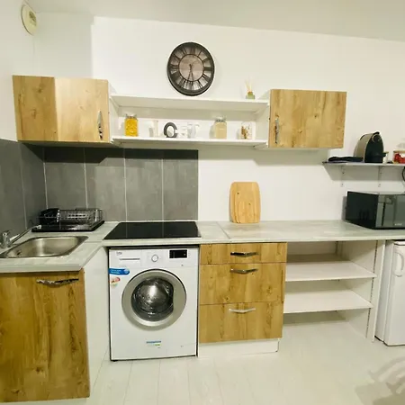 Quai 86 - Studio, Clim Mobile, Parking, Proche Gare & Centre Daire *